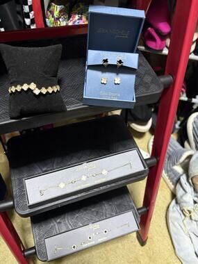 Lesa Michele Jewelry Lot 5pc: 3 Bracelets & 2 Earring Sets Silver & Gold Tones